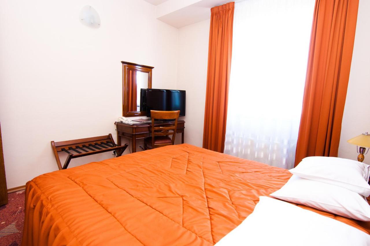 Hotel Onix Cluj-Napoca Exterior photo